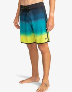 BILLABONG 73 FADE PRO PERFORMANCE BOARSHORTS 19" -Surfcorner Store billabong 73 fade pro performance boardshorts 3