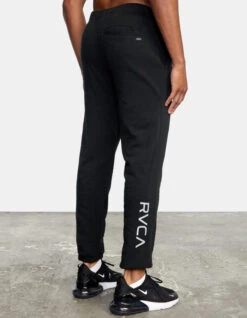 RVCA SWIFT SWEATPANT BLACK -Surfcorner Store rvca va swift sweat pant black 8