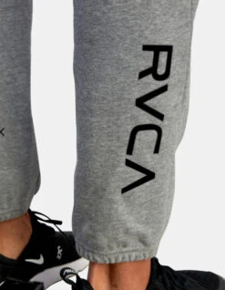 RVCA SWIFT SWEATPANT HEATHER GREY -Surfcorner Store rvca va swift sweat pant heather grey 12