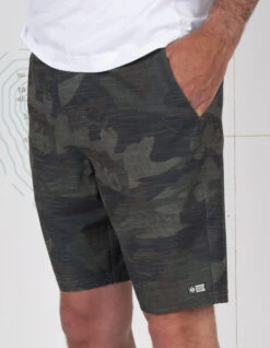 SALTY CREW DRIFTER 2 HYBRID WALKSHORT 19" CAMO