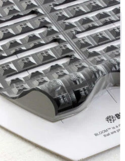 SLATER DESIGNS 4 PIECE TRACTION FLAT PAD BLACK 5 SLATER DESIGNS 4 PIECE TRACTION FLAT PAD BLACK -Surfcorner Store slater designs grip 4 pezzi traction flat pad nero 2